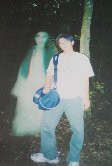 hantu.jpg